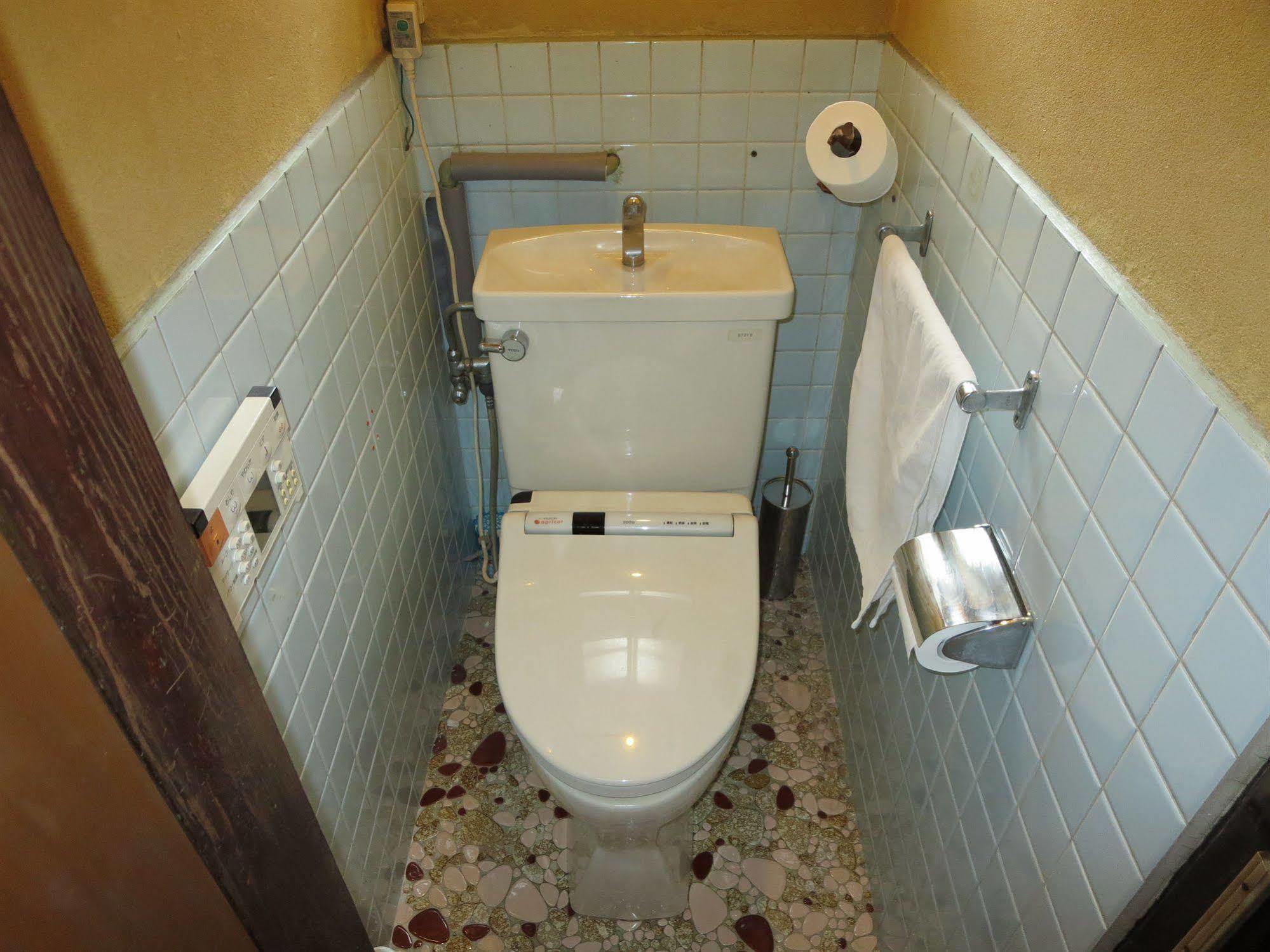 Onomichi Guesthouse Fuji Hostel Bagian luar foto